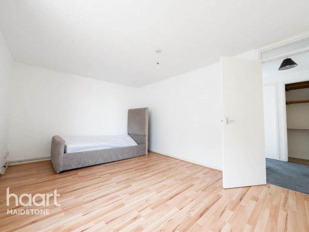 Apartment in Rochester - View 5