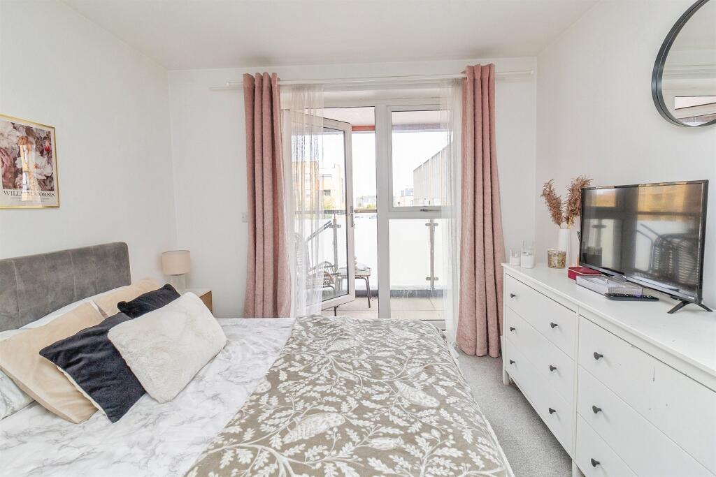 Apartment in Milton Keynes, Broughton and Milton Keynes - More