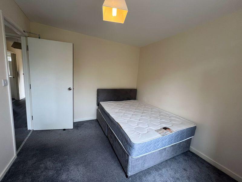 5 bedroom detached house for rent