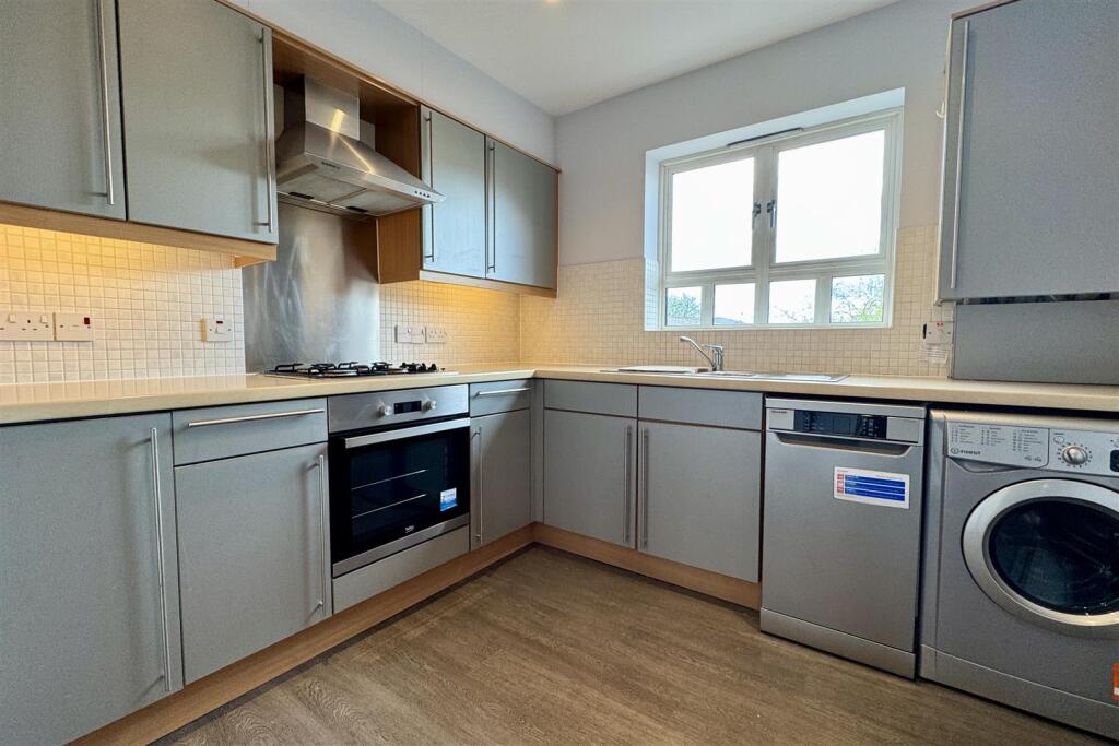 Apartment in Cheltenham, Ewens Farm, Fairview - View 4