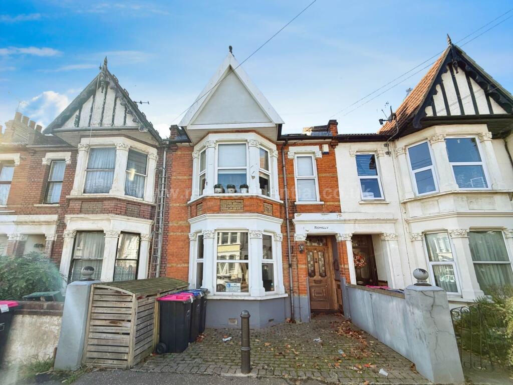 4-bed terraced on Burdett Avenue, Westcliff On Sea, £500,000