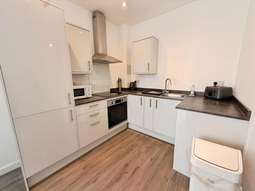 Main image of property: 33 Ascot House, Lynch Wood