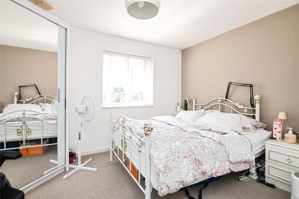 Gloucester Close, Redditch, Worcestershire, B97 – další