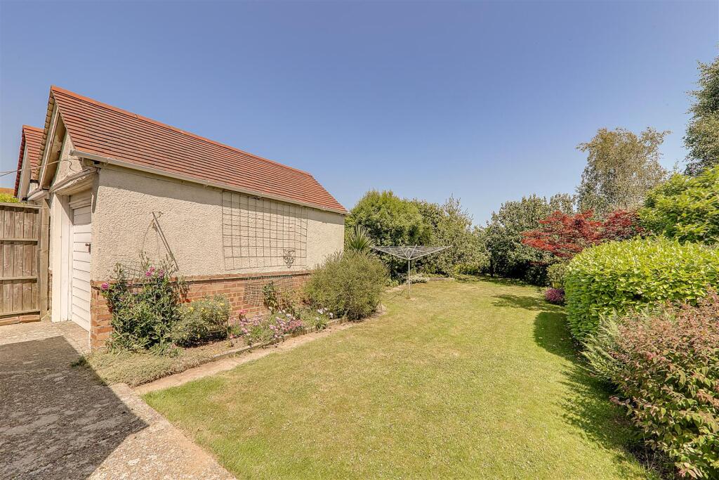 House in Worthing, West Sussex - View 2