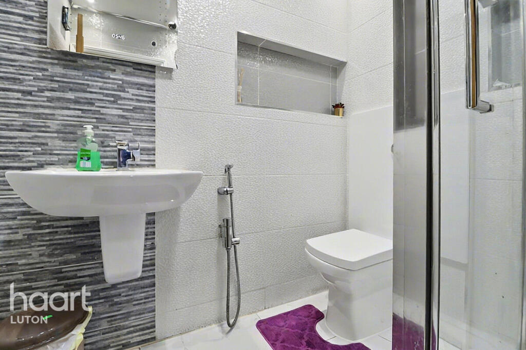 Main image of property: Biscot Road, Luton