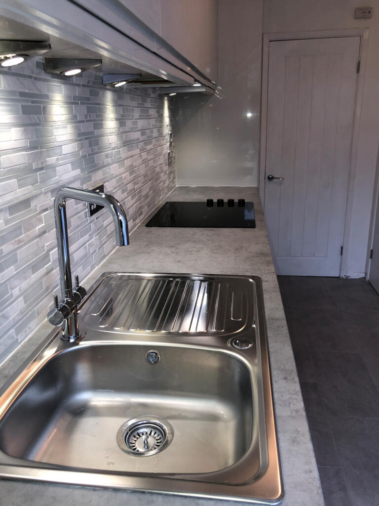 Apartment in Bradford - View 3