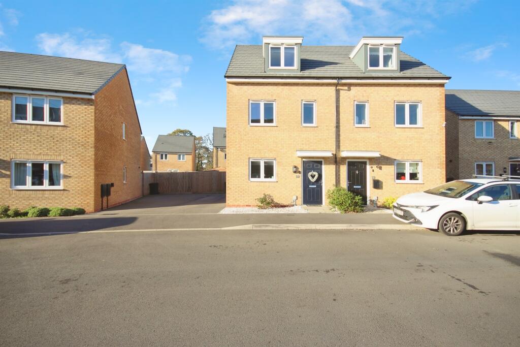 3 Bedroom Semi detached House For Sale In Blacksmith Way Exhall 3 Bedroom Semi detached House For Sale In Blacksmith Way Exhall