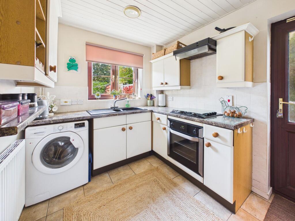 Sunningdale Close, Kirkby in Ashfield, Nottinghamshire - More