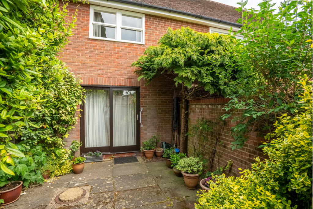 House in Harborough, Leicestershire - View 3