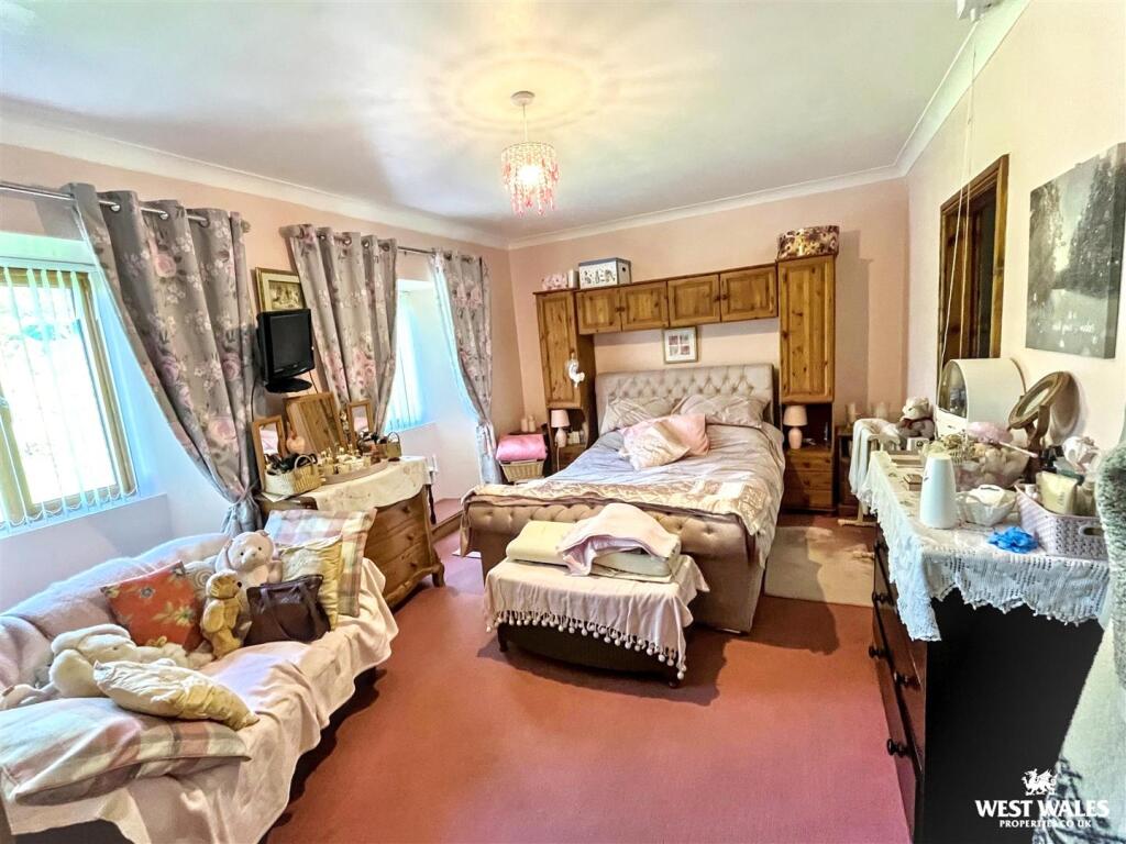 House in Swansea, St. Ishmael - View 5