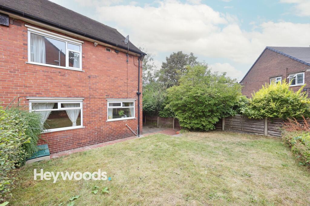 House in Stoke-on-Trent - View 4