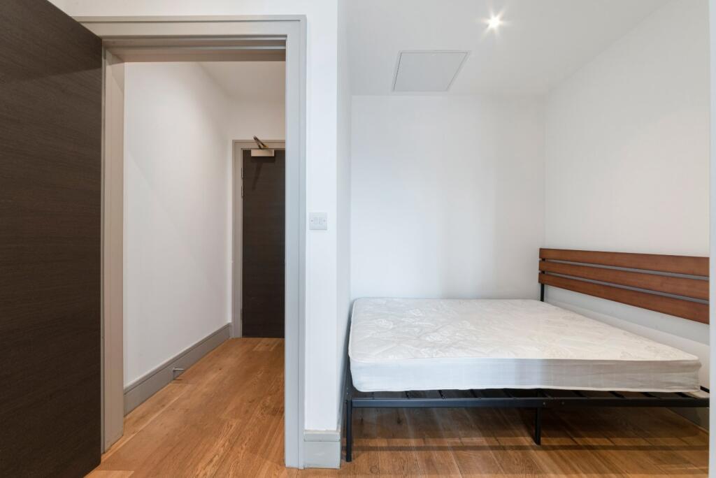 Apartment in London - View 5