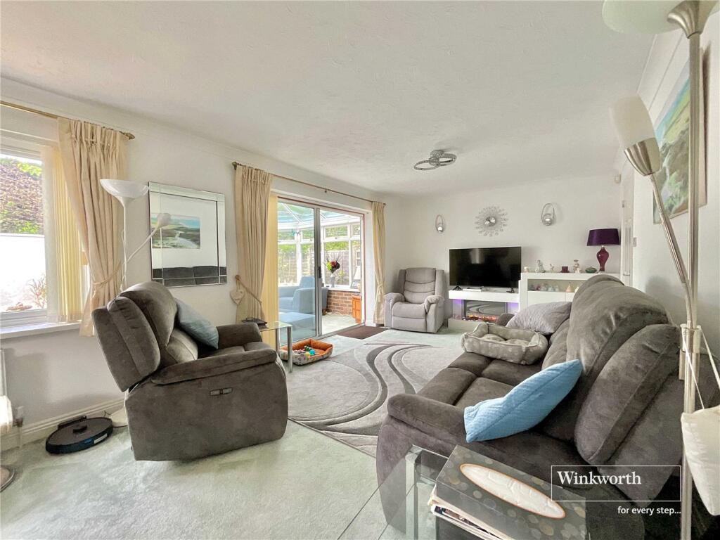 Chewton Common Road, Highcliffe, Christchurch, Dorset, BH23 photo 3