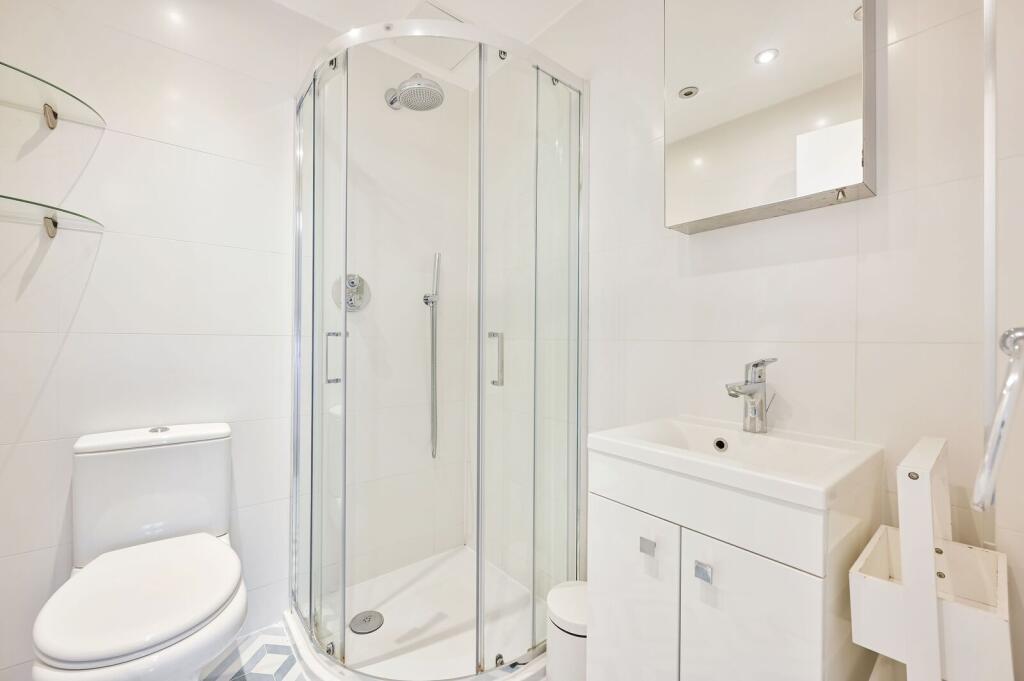 2 bedroom maisonette for rent