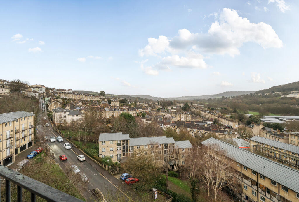 Apartment in Bath, Walcot - View 5