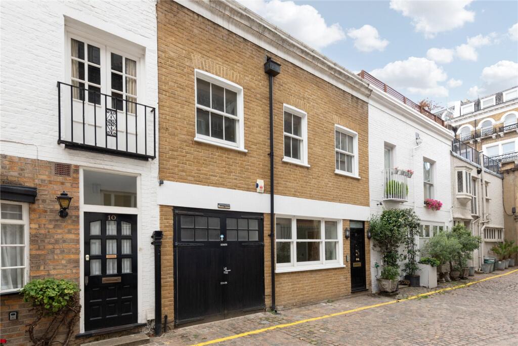 3 bedroom mews property for rent