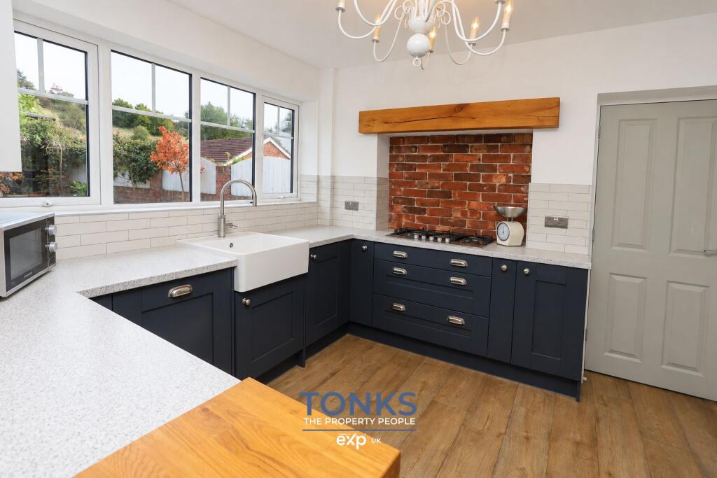 Spring Vale Road, Rowley Regis, B65 8LW photo 4