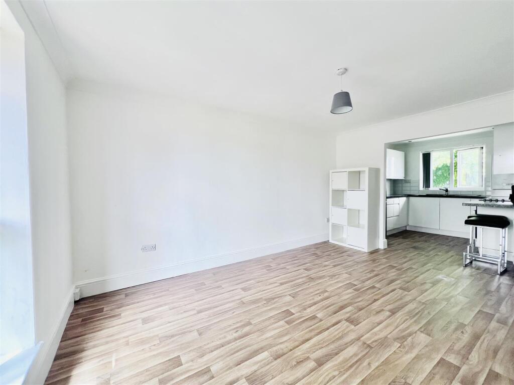 Main image of property: Farnborough Road, Nottingham