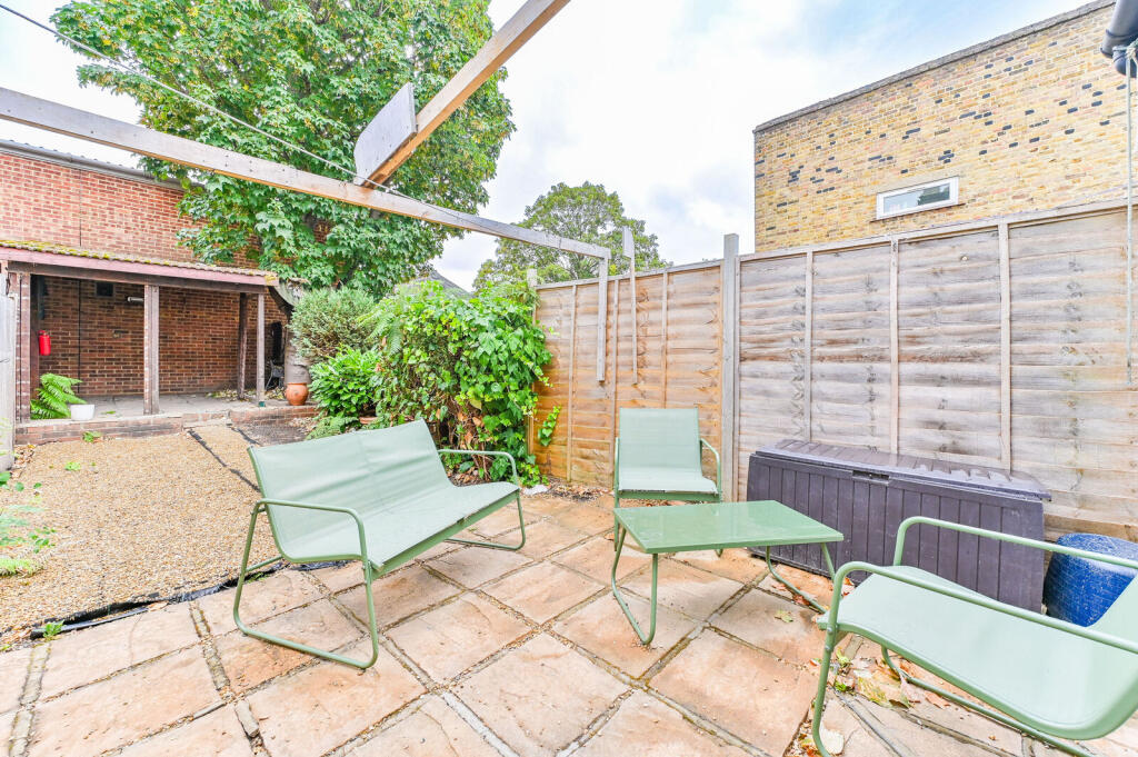 House in London - View 5