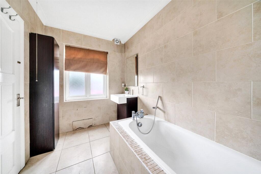 House in Dartford - View 4