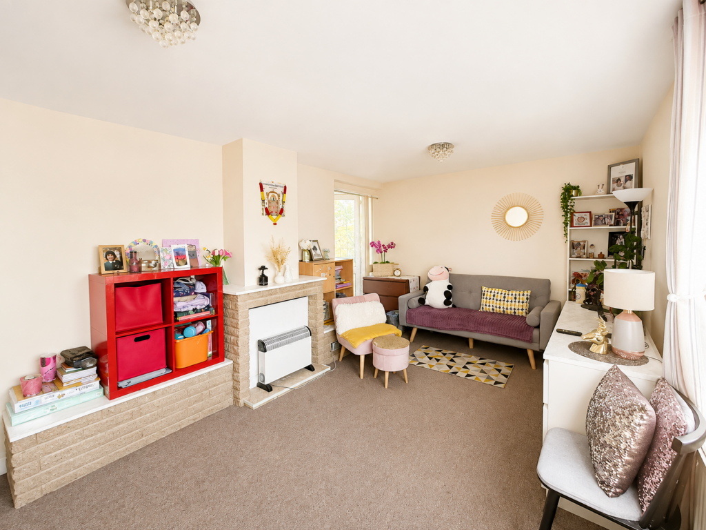 Apartment in Hemel Hempstead - View 4