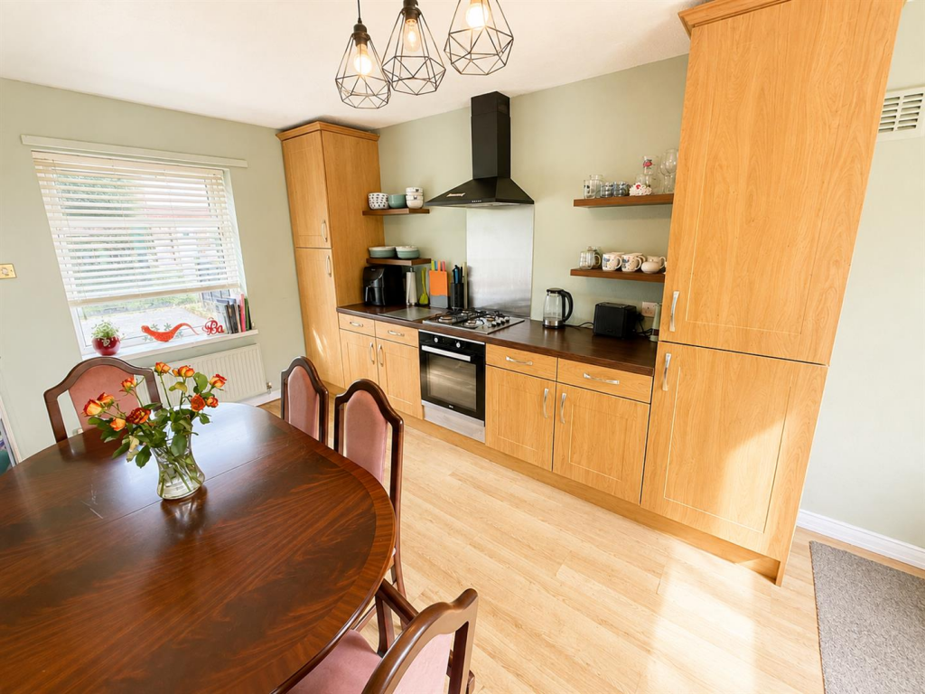 House in Pensby, Liverpool City Region - More