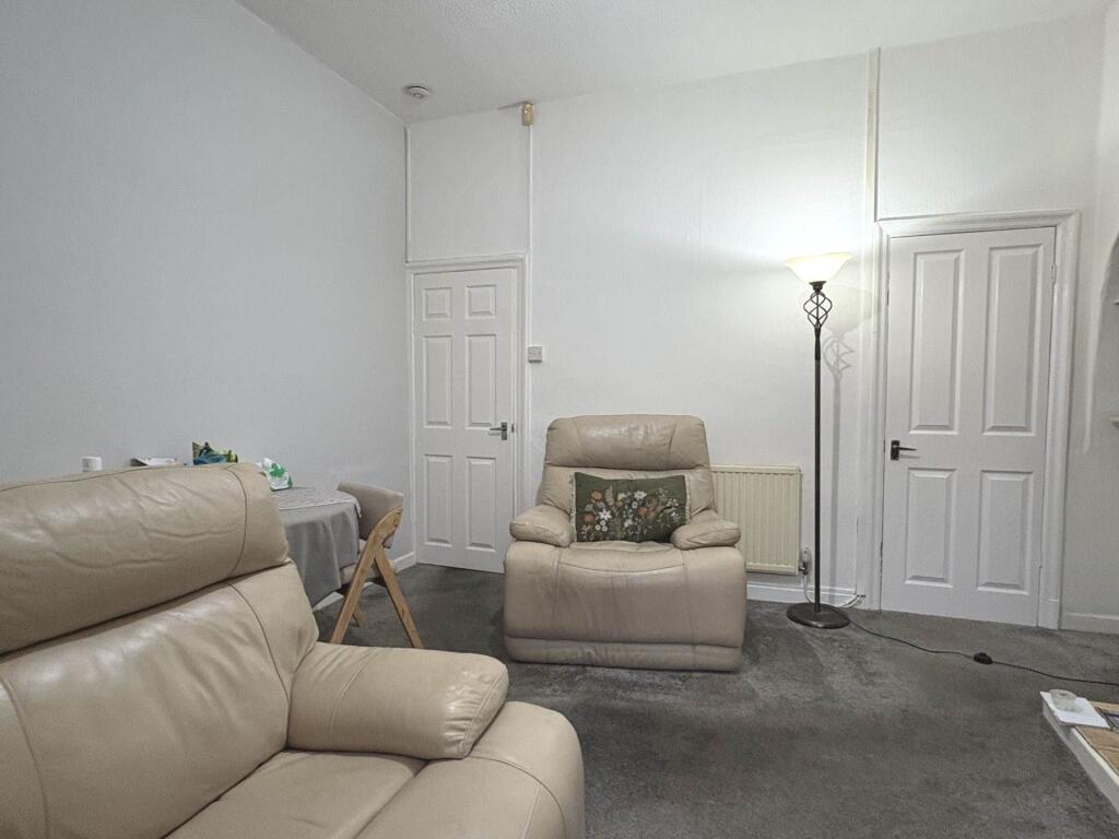 House in Oldham - View 4
