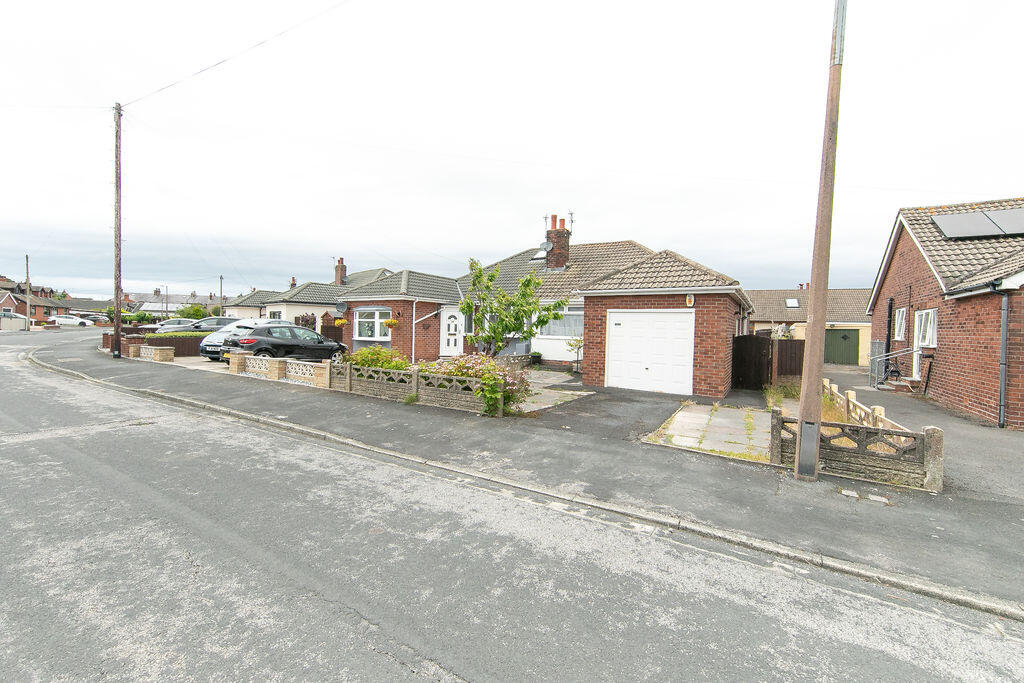 No. 22, Coniston Avenue, Knott End-on-Sea, Lancs FY6 0DP photo 4