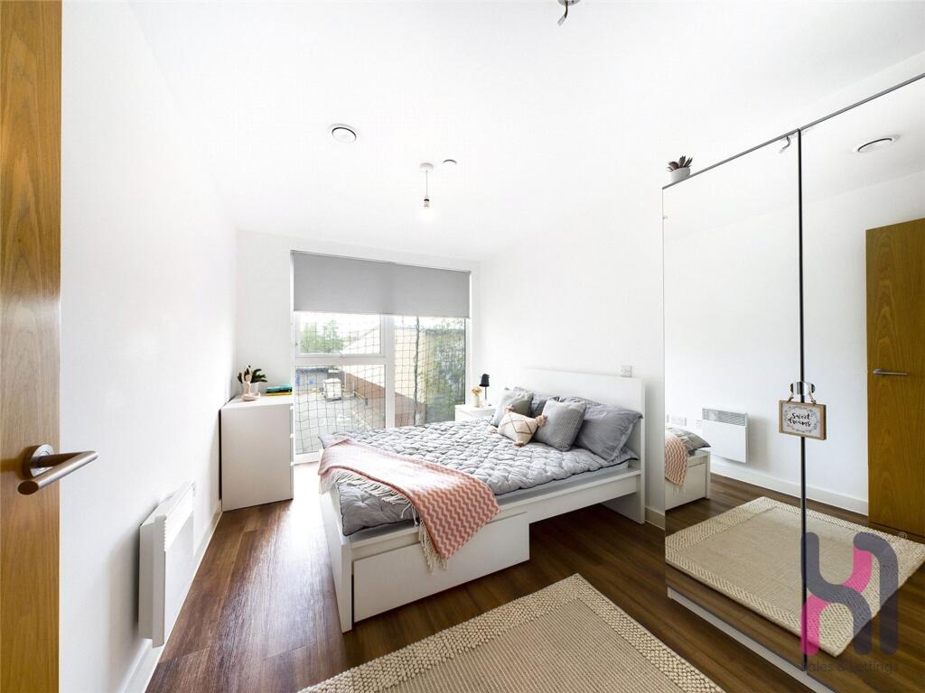 Apartment in Salford, Greater Manchester - View 3