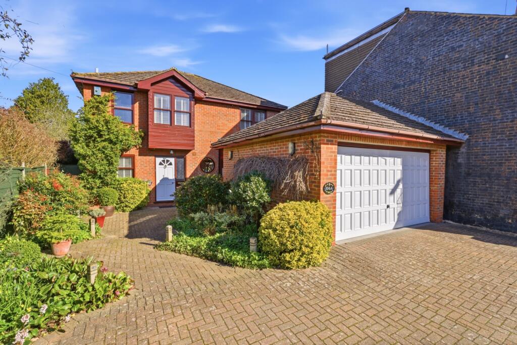 Main image of property: High Street, Kimpton, Hitchin, Hertfordshire, SG4