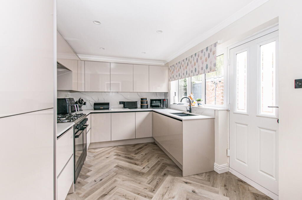 101 Ridgestone Avenue, Bilton, Hull, HU11 4AJ photo 2