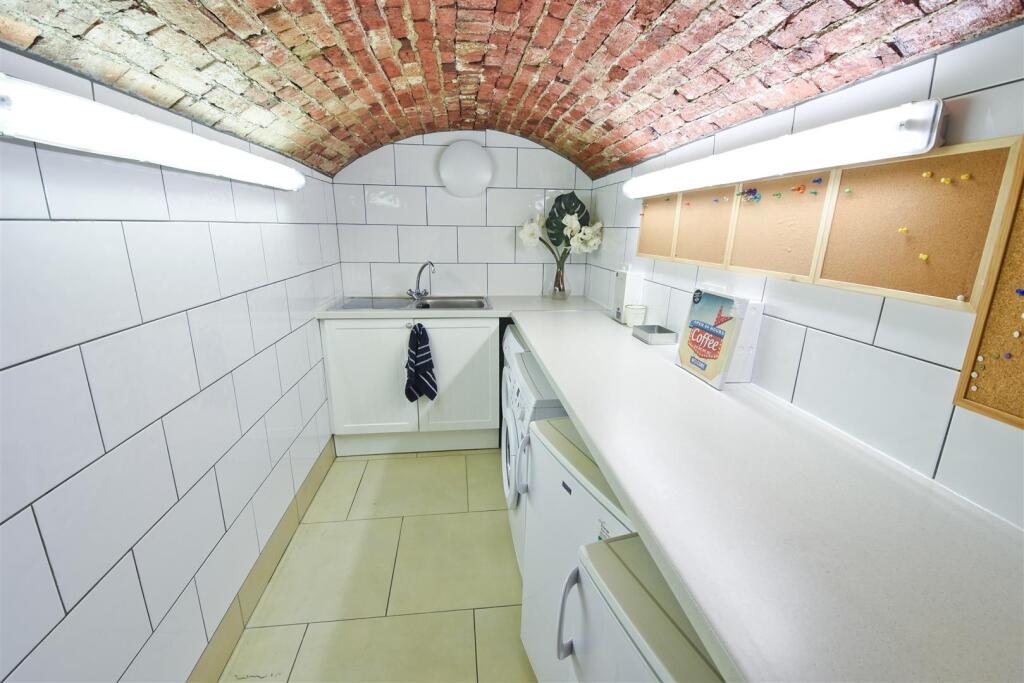 1 bedroom house for rent