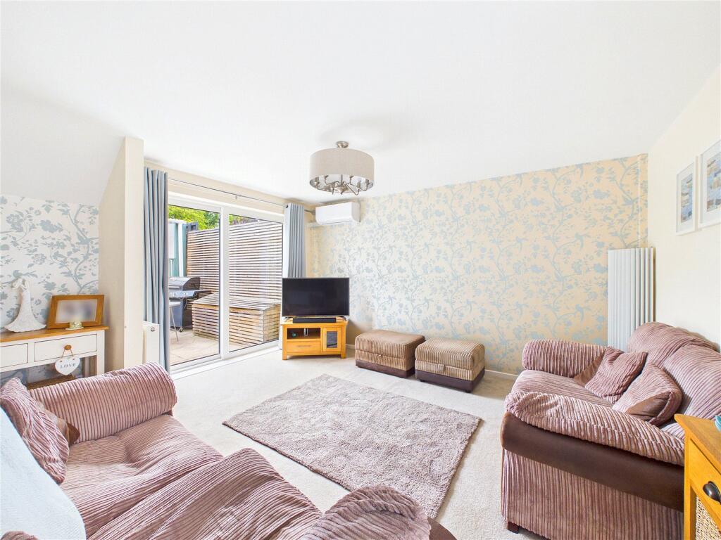House in Worcester - View 4