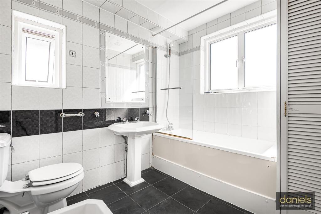 House in London - View 4