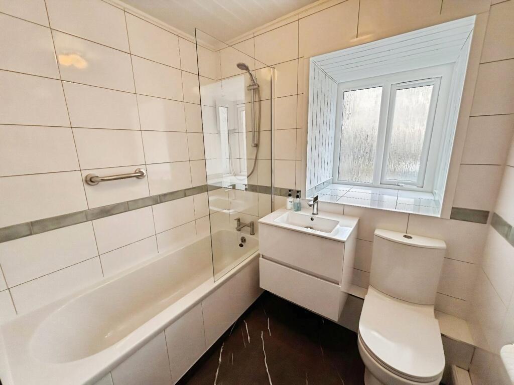 Squires Court, Canterbury Gardens, Salford, M5 - Ansicht 6