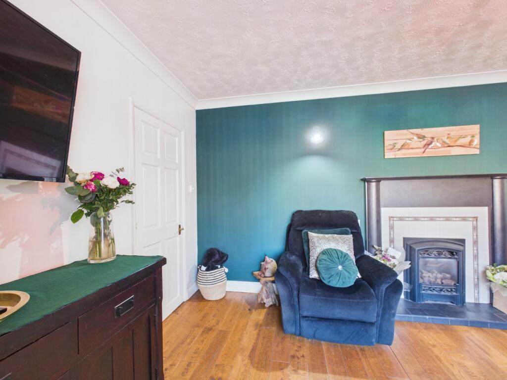 House in Hull, Garden Village - View 3