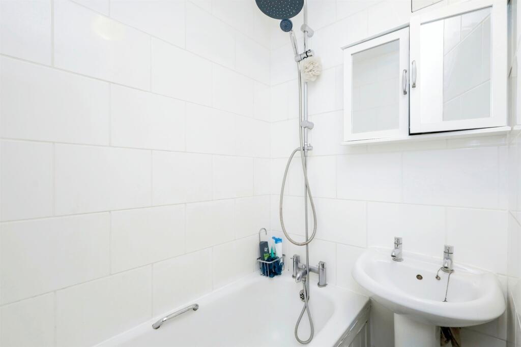 Main image of property: Roselands Avenue, Eastbourne