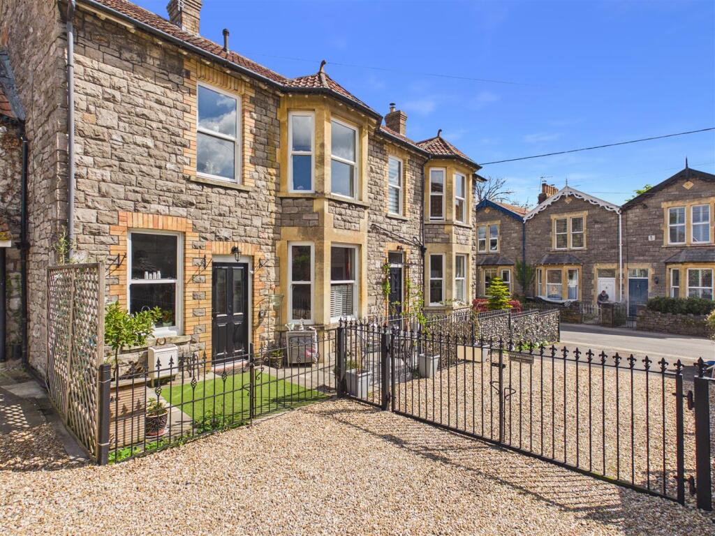 5-bed house on Cliff Street, Cheddar, £625,000