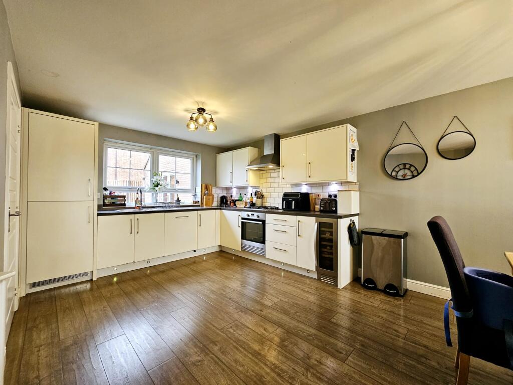 Star Carr Road, Cayton, Scarborough, North Yorkshire photo 4