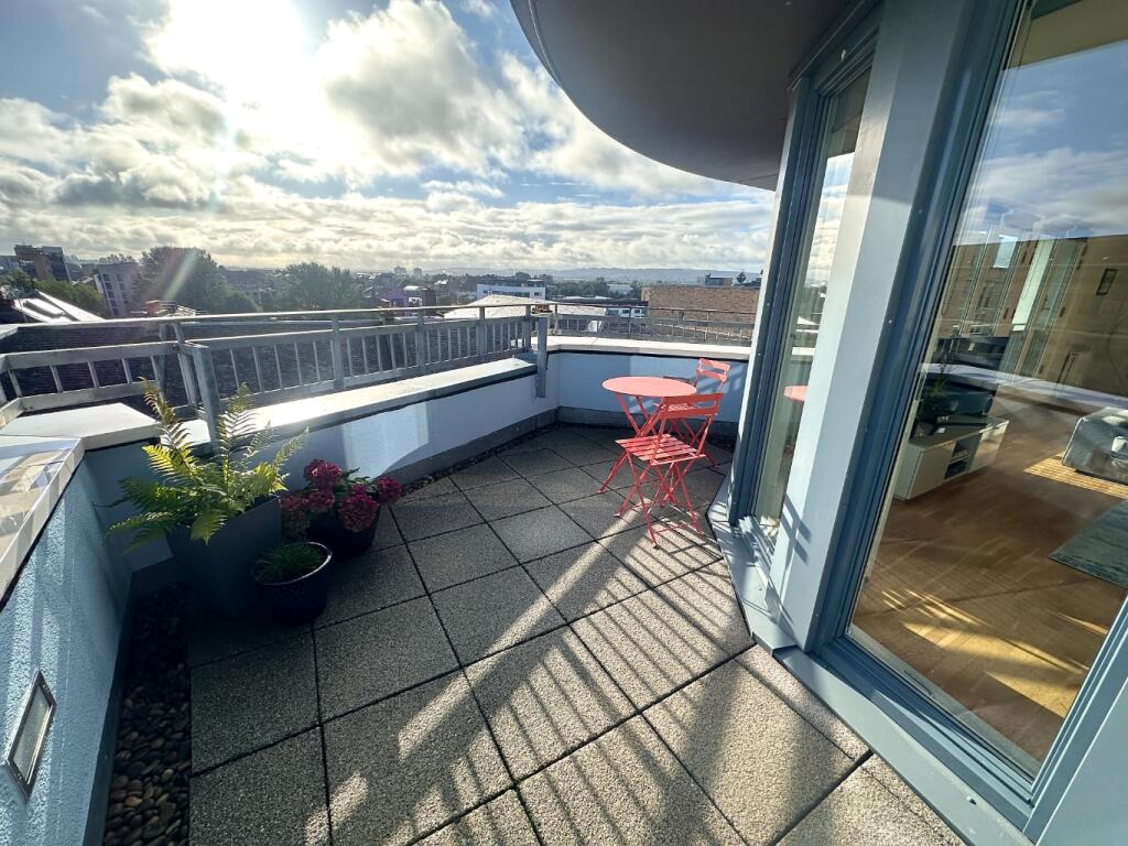 Apartment in Glasgow - More