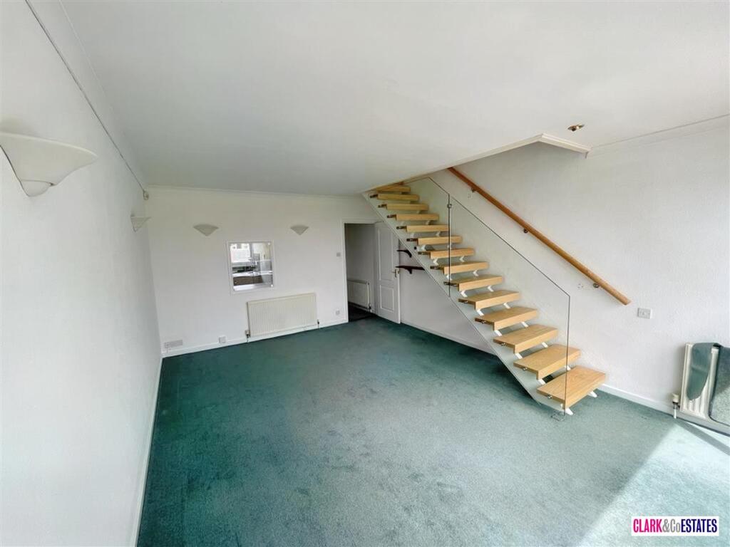 Apartment in Exeter, Devon - View 3