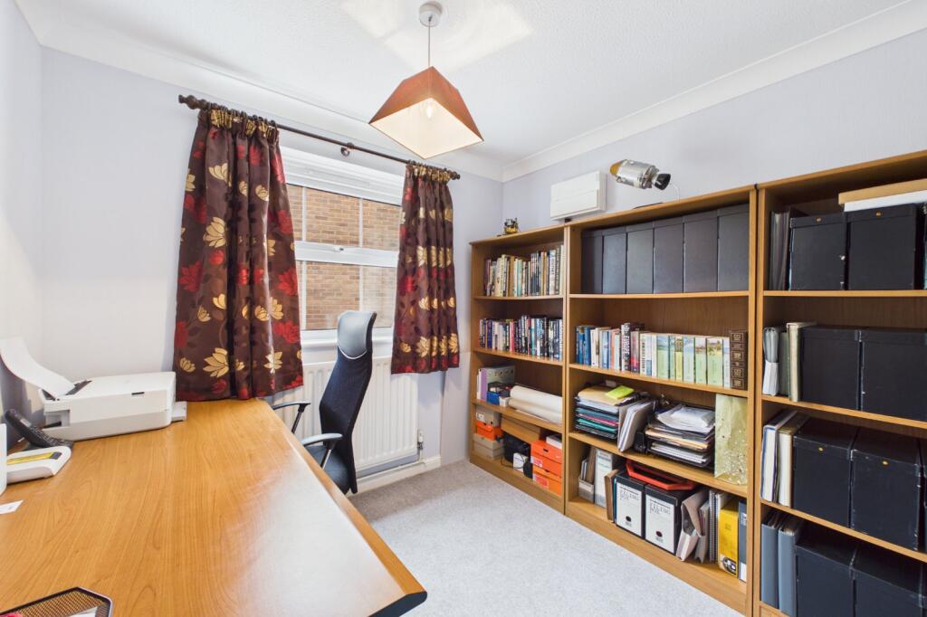 House in Wokingham - View 4