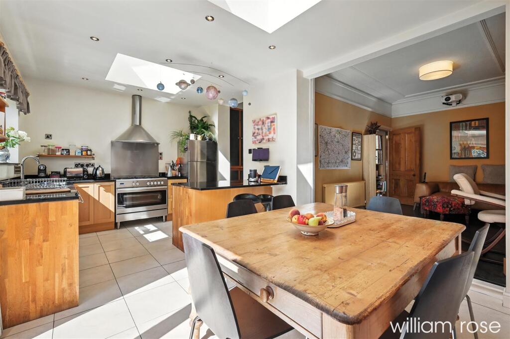 Empress Avenue, Woodford Green photo 2