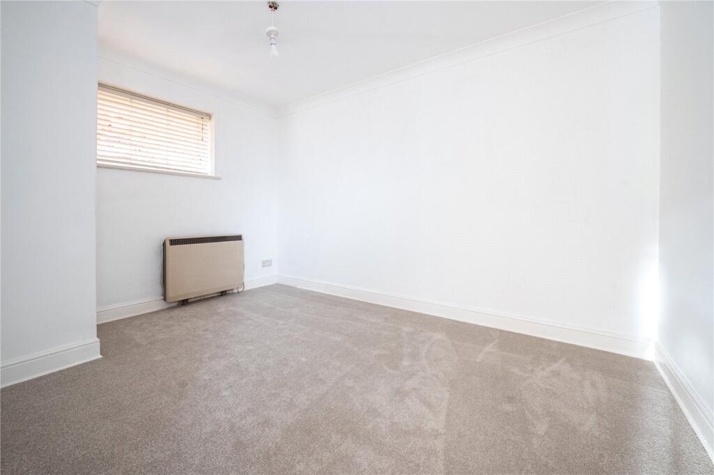 Apartment in Twickenham - More