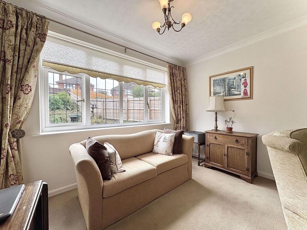 Gospel End Road, SEDGLEY, DY3 3LT photo 4
