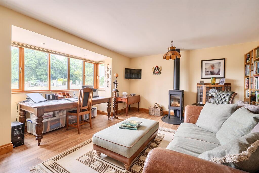 House in East Devon, Offwell - More