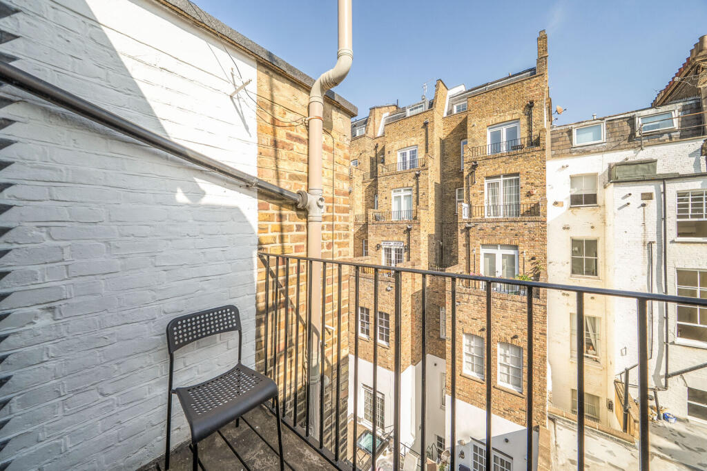 Apartment in London - More