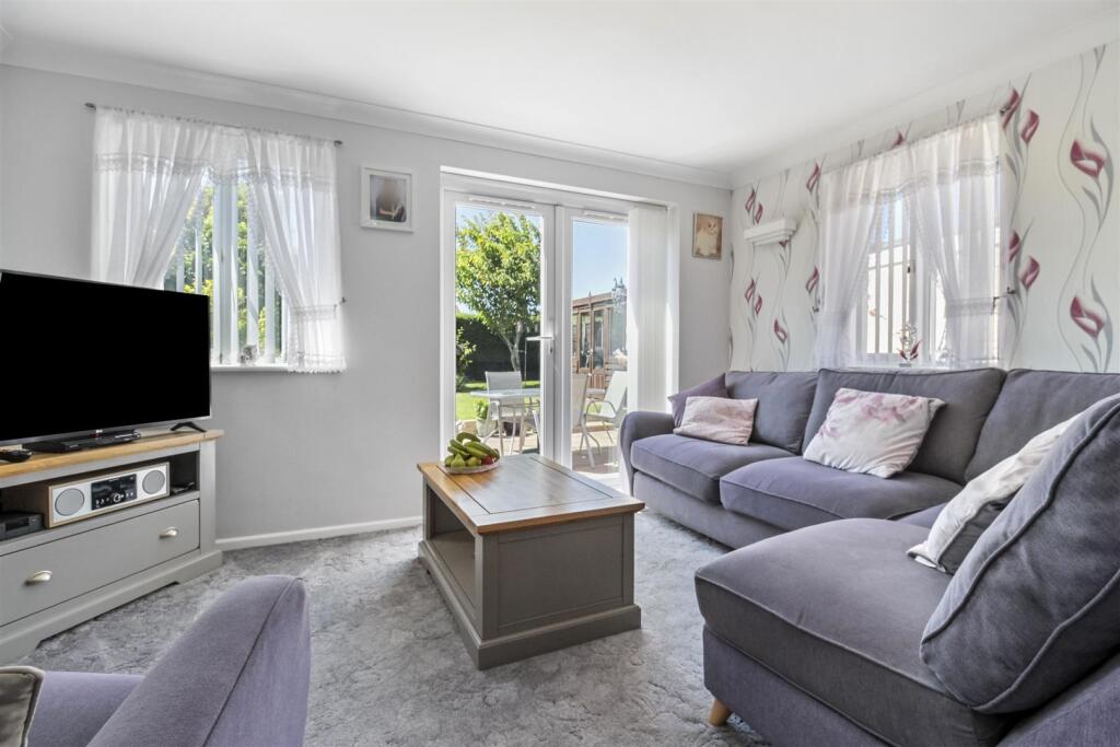 House in Worthing, West Sussex - View 2