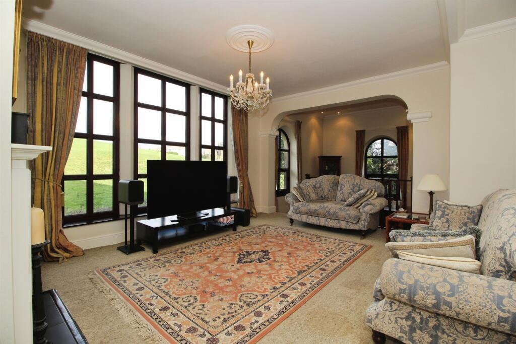 Harthill Lane, Gildersome, LEEDS - View 3