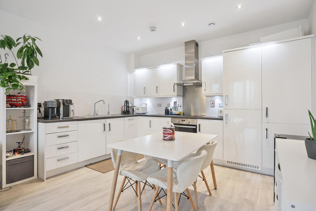 Salvisberg Court, Welwyn Garden City, photo 3